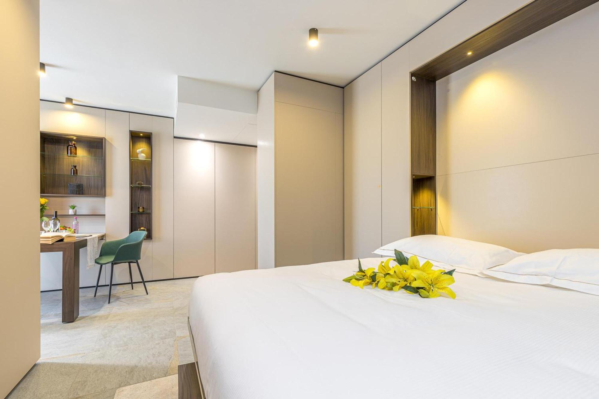 Icon H - Luxury & Lugano